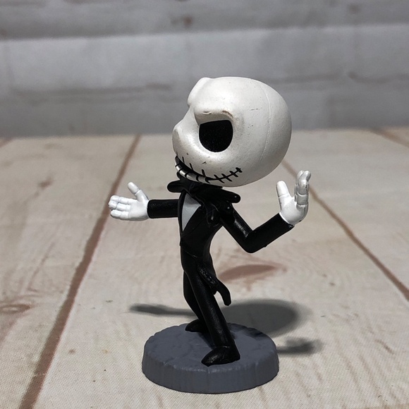 The Nightmare Before Christmas 30th Anniversary Mini Figure - Picture 6 of 8